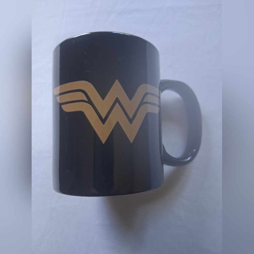 DC Black and Gold Coffee Mug Wonder Women